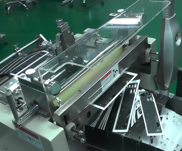 電腦主機設備標簽模切